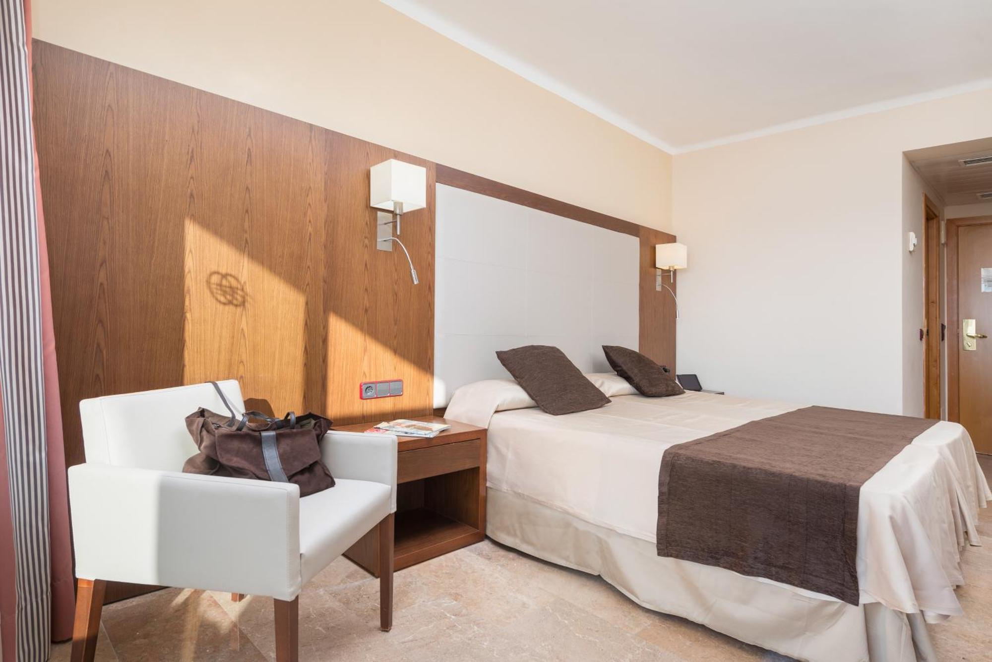 Double or Twin Room with Balcony,1272317485:JPEG